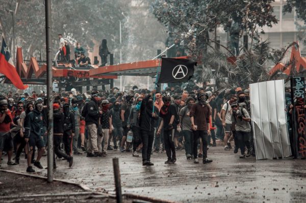 Vom Proteste gegen die Erhöhung der Ticketpreise zur Revolte gegen die soziale Misere: Die Mobilisierungen von 2019. Foto: Jose Araya